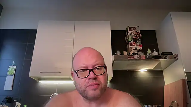 Snapshot of theitalianbear chatting on 05-29-26, 03:37 theitalianbear online show from 05-29-26, 03:37