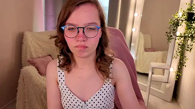 LiaBroock online show from 07-28-26, 03:32