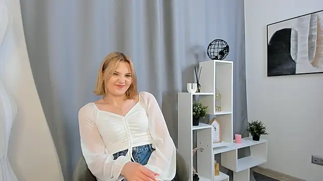 AmiraHofmeister online show from 07-28-26, 02:13