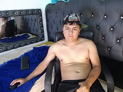 NoahBrowns  online show from 07-28-26, 04:39