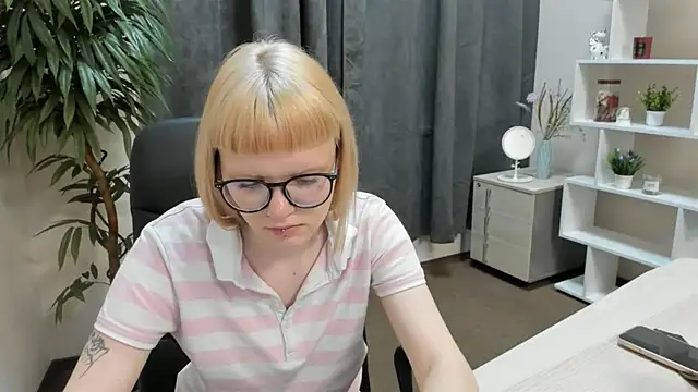 Snapshot of VanitaHymas chatting on 07-29-26, 09:51 VanitaHymas online show from 07-29-26, 09:51