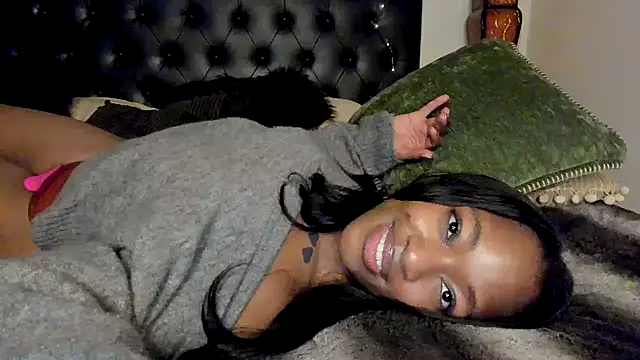 Snapshot of nicolesolace chatting on 12-30-24, 12:31 nicolesolace online show from 12-30-24, 12:31