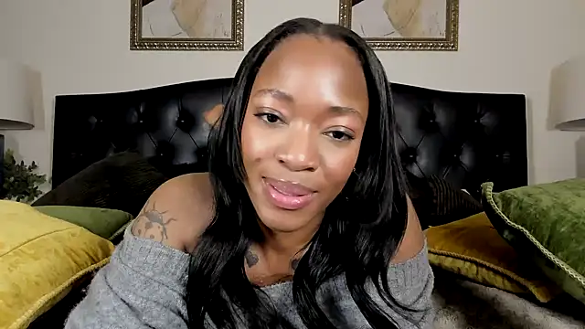 Snapshot of nicolesolace chatting on 02-16-25, 01:38 nicolesolace online show from 02-16-25, 01:38