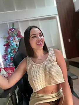 Snapshot of HannaBeckett chatting on 12-08-24, 03:24 HannaBeckett online show from 12-08-24, 03:24