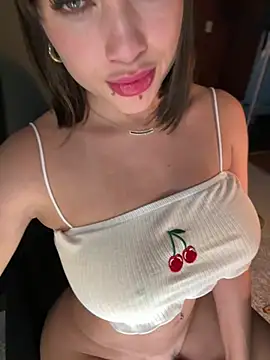 Snapshot of HannaBeckett chatting on 12-11-24, 03:45 HannaBeckett online show from 12-11-24, 03:45