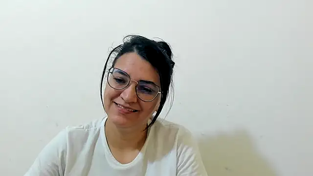 MARILYN GARCIA online show from 11-19-25, 04:07