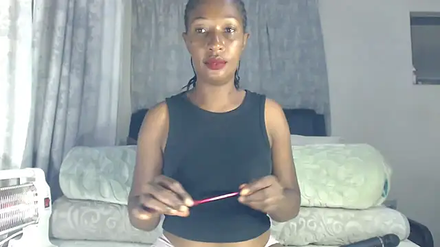 leanna23 online show from 04-19-26, 03:17