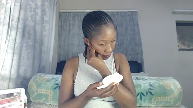 leanna23 online show from 04-26-26, 03:48