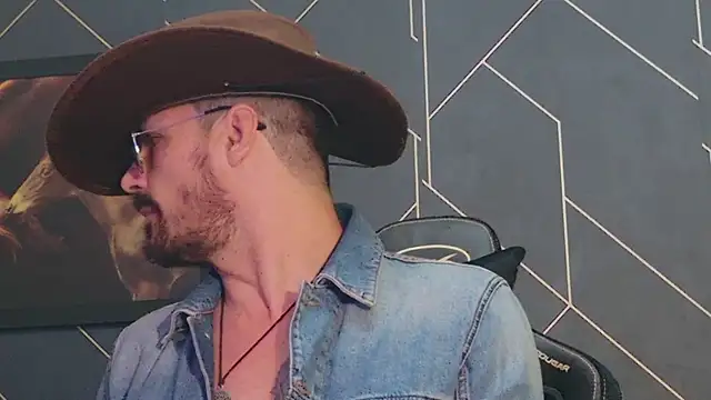 Snapshot of ChrisKox chatting on 01-31-25, 11:13 ChrisKox online show from 01-31-25, 11:13