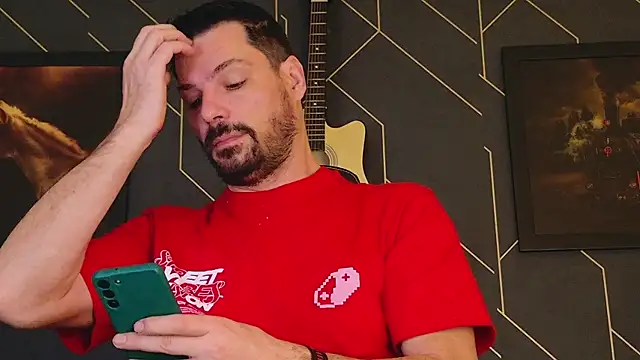 Snapshot of ChrisKox chatting on 02-04-25, 01:48 ChrisKox online show from 02-04-25, 01:48