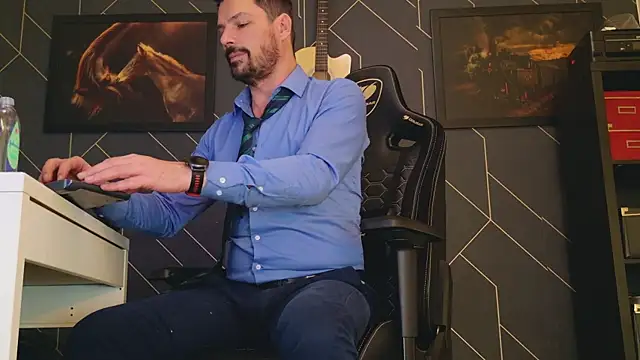 Snapshot of ChrisKox chatting on 02-05-25, 05:31 ChrisKox online show from 02-05-25, 05:31