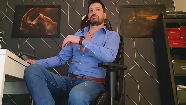 Snapshot of ChrisKox chatting on 02-11-25, 05:18 ChrisKox online show from 02-11-25, 05:18