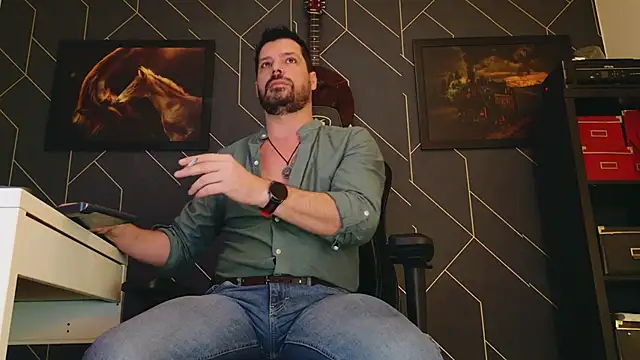 Snapshot of ChrisKox chatting on 02-13-25, 04:43 ChrisKox online show from 02-13-25, 04:43