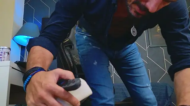 Snapshot of ChrisKox chatting on 09-13-25, 03:06 ChrisKox online show from 09-13-25, 03:06