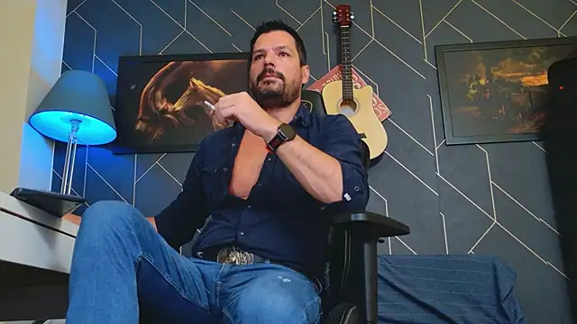 Snapshot of ChrisKox chatting on 09-14-25, 01:27 ChrisKox online show from 09-14-25, 01:27