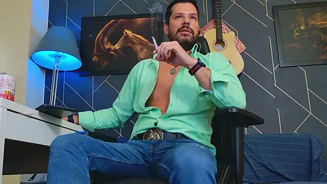 Snapshot of ChrisKox chatting on 09-17-25, 06:37 ChrisKox online show from 09-17-25, 06:37