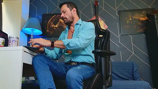 Snapshot of ChrisKox chatting on 09-18-25, 06:59 ChrisKox online show from 09-18-25, 06:59