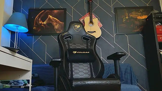 Snapshot of ChrisKox chatting on 09-30-25, 02:11 ChrisKox online show from 09-30-25, 02:11