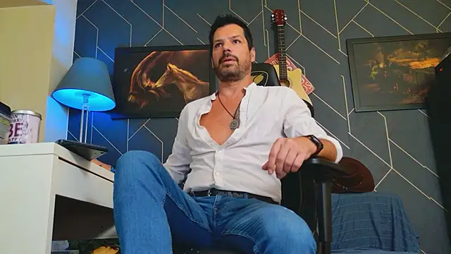 Snapshot of ChrisKox chatting on 10-06-25, 04:04 ChrisKox online show from 10-06-25, 04:04