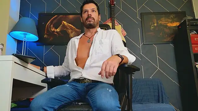 Snapshot of ChrisKox chatting on 10-09-25, 05:00 ChrisKox online show from 10-09-25, 05:00