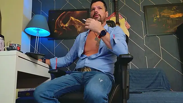 Snapshot of ChrisKox chatting on 10-21-25, 01:50 ChrisKox online show from 10-21-25, 01:50