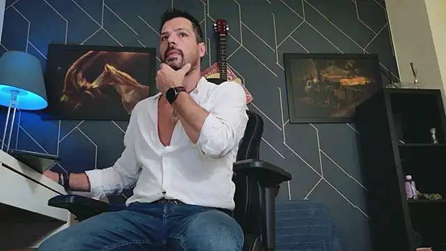 Snapshot of ChrisKox chatting on 10-24-25, 06:37 ChrisKox online show from 10-24-25, 06:37