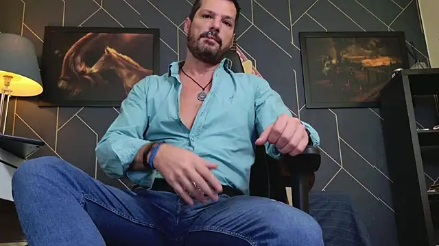 Snapshot of ChrisKox chatting on 11-03-25, 02:35 ChrisKox online show from 11-03-25, 02:35