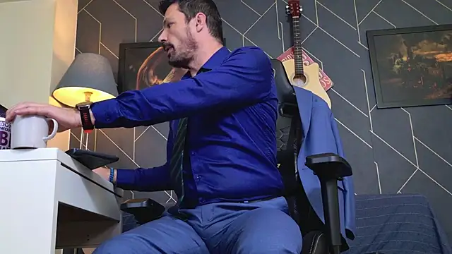 Snapshot of ChrisKox chatting on 11-07-25, 01:33 ChrisKox online show from 11-07-25, 01:33