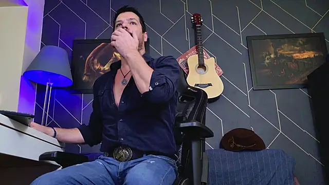 Snapshot of ChrisKox chatting on 11-30-25, 03:54 ChrisKox online show from 11-30-25, 03:54