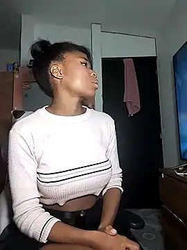 Snapshot of angel_allis chatting on 12-13-24, 04:22 angel allis online show from 12-13-24, 04:22