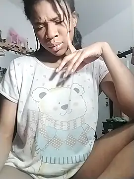 Snapshot of angel_allis chatting on 02-25-25, 03:52 angel allis online show from 02-25-25, 03:52