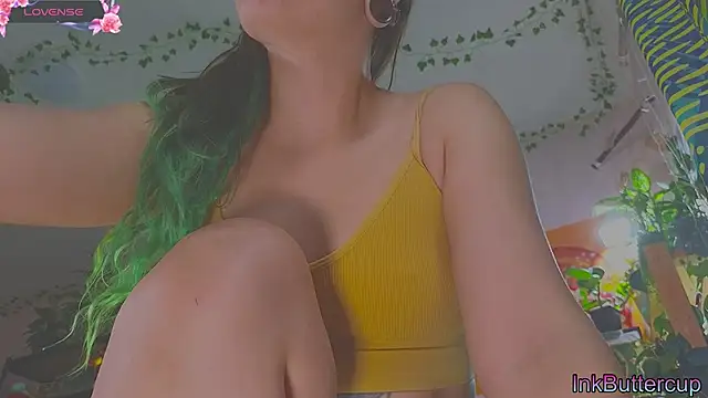 Snapshot of Dead_Butterfly chatting on 09-28-25, 03:45 Dead Butterfly online show from 09-28-25, 03:45