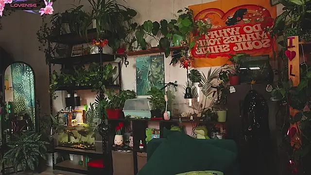 Snapshot of Dead_Butterfly chatting on 10-28-25, 10:41 Dead Butterfly online show from 10-28-25, 10:41