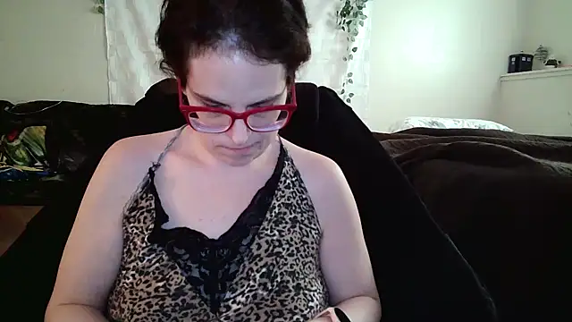 JessaBella online show from 10-28-25, 03:14