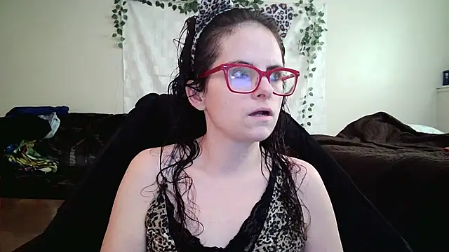 JessaBella online show from 10-31-25, 03:57