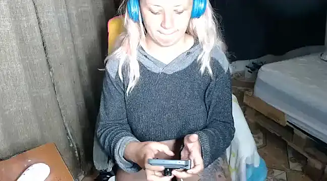 Snapshot of kattydirtylol chatting on 01-18-25, 01:08 kattydirtylol online show from 01-18-25, 01:08