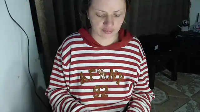 Snapshot of kattydirtylol chatting on 10-08-25, 06:00 kattydirtylol online show from 10-08-25, 06:00