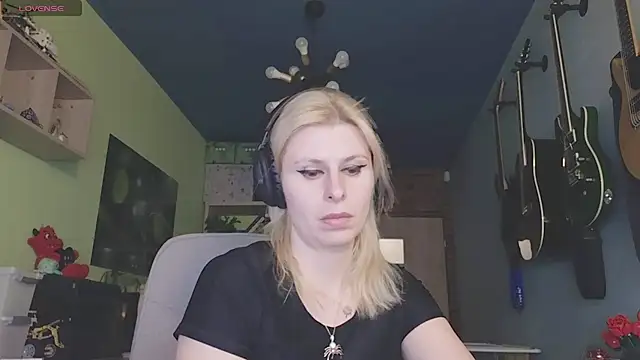 karmija online show from 02-18-25, 08:58