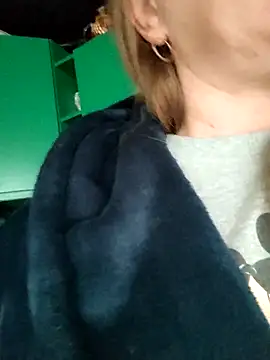 Snapshot of Natali_UA chatting on 12-21-25, 07:48 Natali UA online show from 12-21-25, 07:48