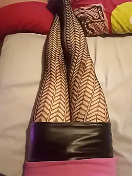 Snapshot of JulietteMaitresse chatting on 10-22-25, 08:41 JulietteMaitresse online show from 10-22-25, 08:41