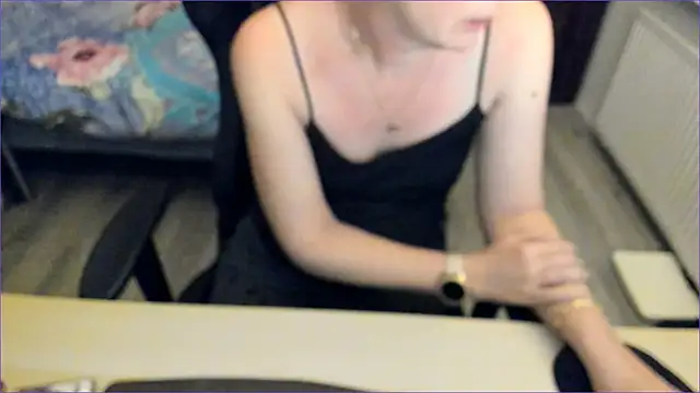 Snapshot of minoesje37 chatting on 12-16-24, 08:37 minoesje37 online show from 12-16-24, 08:37