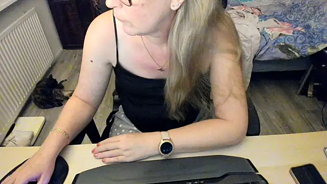 Snapshot of minoesje37 chatting on 12-29-24, 08:26 minoesje37 online show from 12-29-24, 08:26