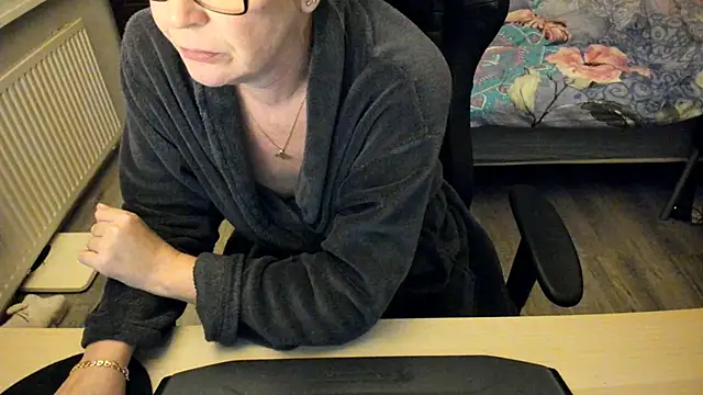 Snapshot of minoesje37 chatting on 01-15-25, 08:26 minoesje37 online show from 01-15-25, 08:26