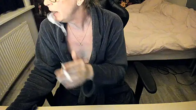 Snapshot of minoesje37 chatting on 02-09-25, 08:34 minoesje37 online show from 02-09-25, 08:34