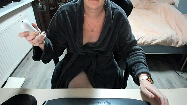 Snapshot of minoesje37 chatting on 02-13-25, 08:24 minoesje37 online show from 02-13-25, 08:24