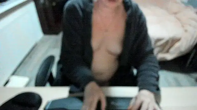 Snapshot of minoesje37 chatting on 02-26-25, 08:44 minoesje37 online show from 02-26-25, 08:44