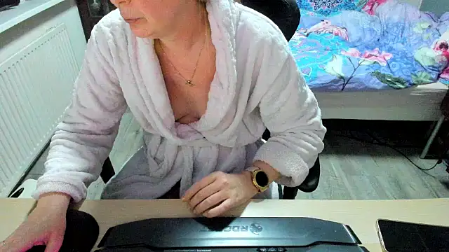 Snapshot of minoesje37 chatting on 03-03-25, 08:43 minoesje37 online show from 03-03-25, 08:43