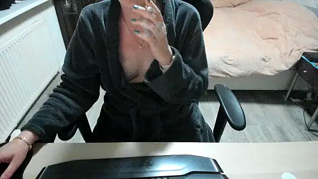 Snapshot of minoesje37 chatting on 03-15-25, 08:32 minoesje37 online show from 03-15-25, 08:32