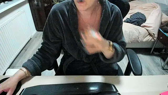 Snapshot of minoesje37 chatting on 03-16-25, 08:32 minoesje37 online show from 03-16-25, 08:32