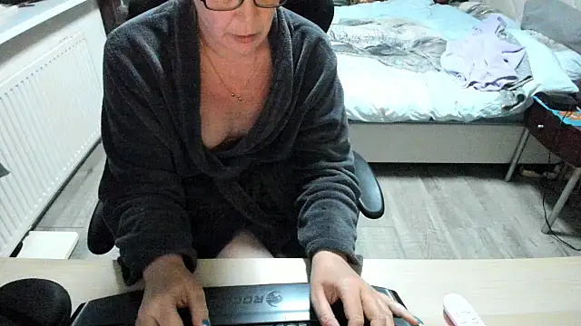 Snapshot of minoesje37 chatting on 03-19-25, 08:22 minoesje37 online show from 03-19-25, 08:22